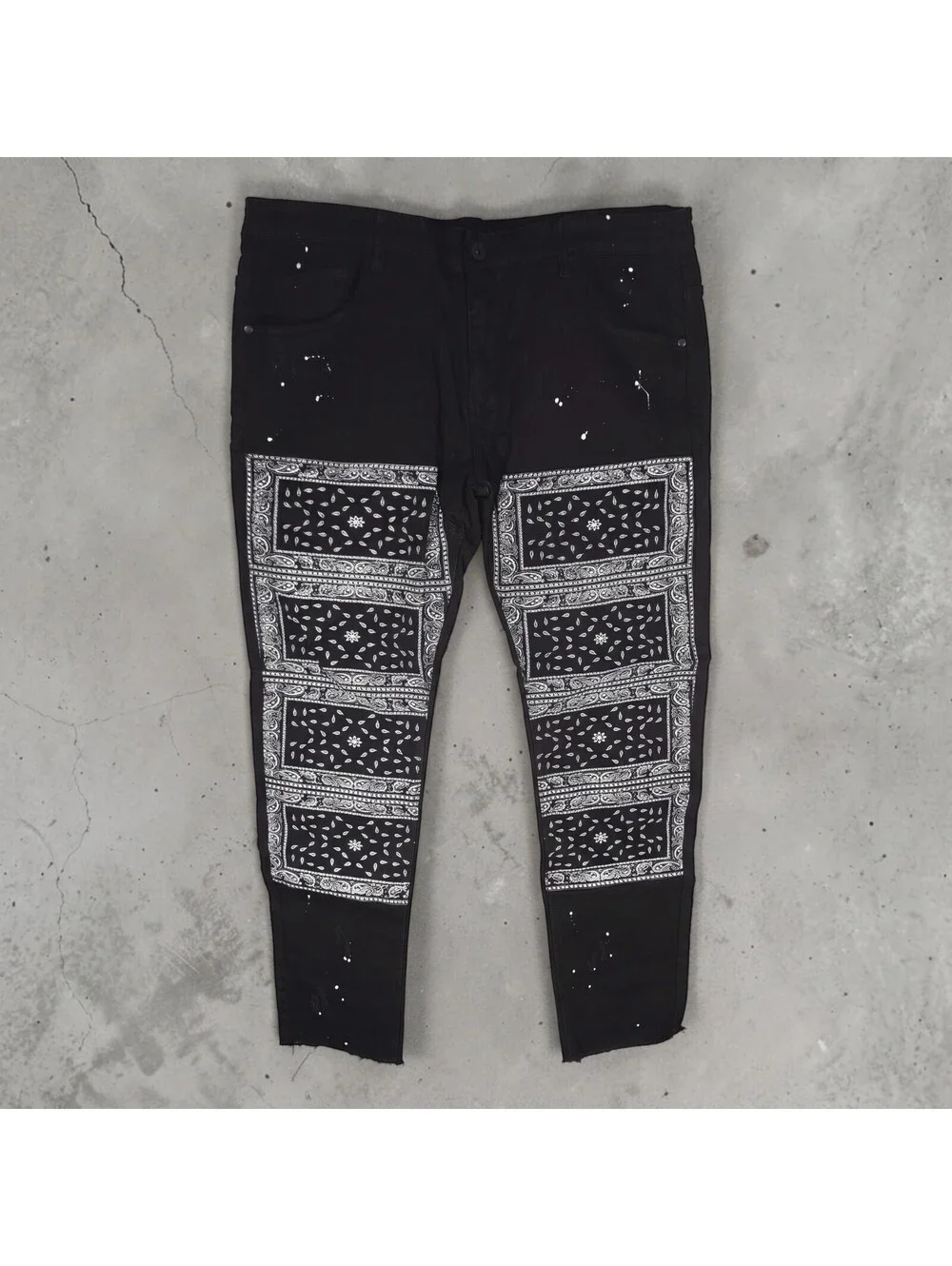 KDNK KNB3184 Men's 42 Black Bandana Paint Splatter Straight Jeans Sample